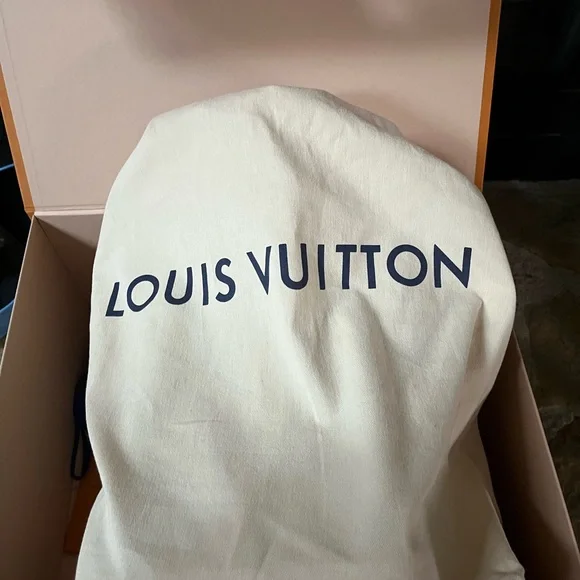 Louis Vuitton Monogram Petit Noe bucket bag - Picture 3 of 13